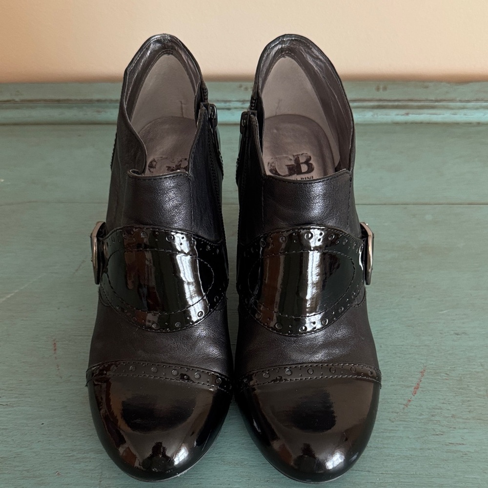 Gianni Bini Elegant Black Leather Women's Heeled Boot.